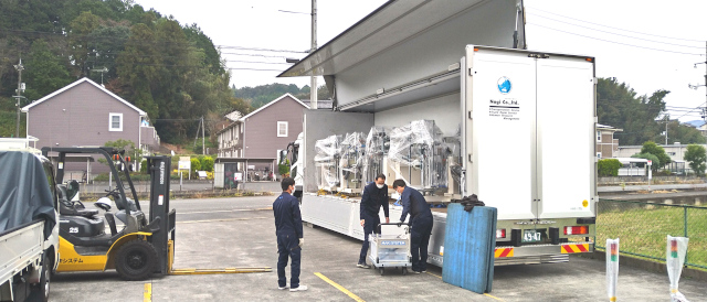 産業ロボット製品出荷風景